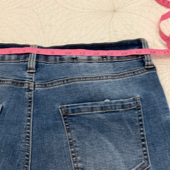 HOST PICK DD77 Super High Rise Cropped Jeans - Picture 6 of 11